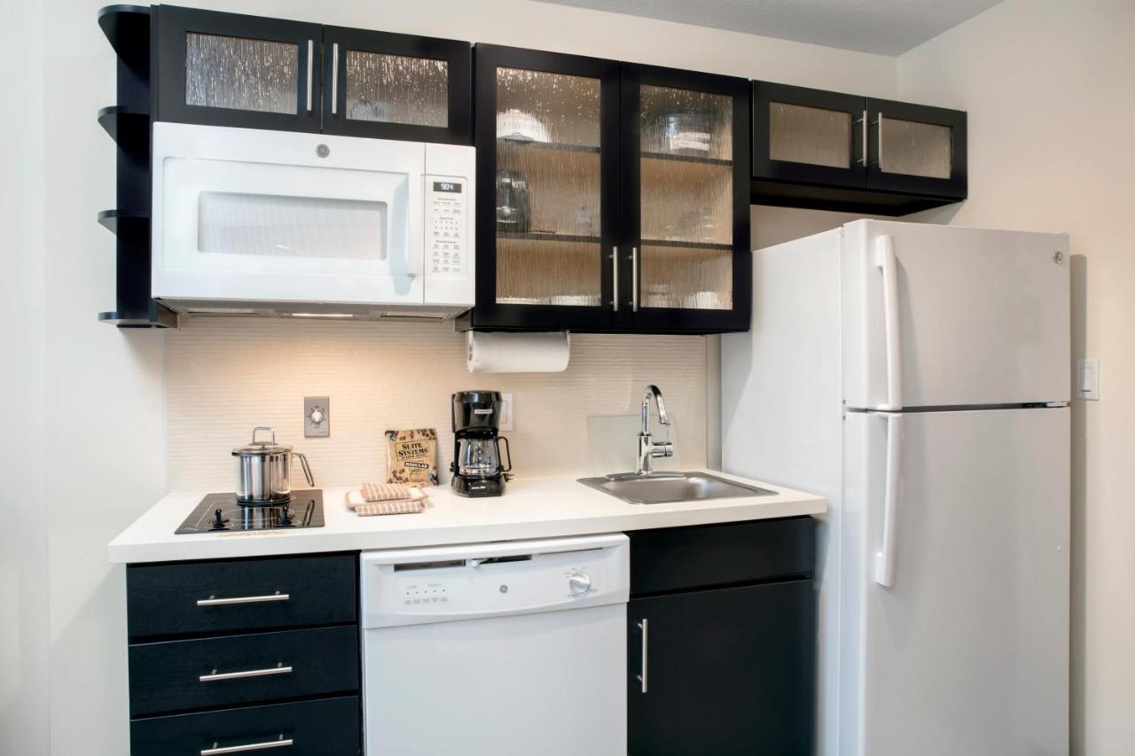 Candlewood Suites - Miami Exec Airport - Kendall By Ihg Country Walk Bagian luar foto